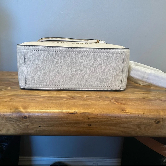 NWT Marc Jacobs Messenger White Leather with Gold accents Crossbody Purse - Picture 2 of 12